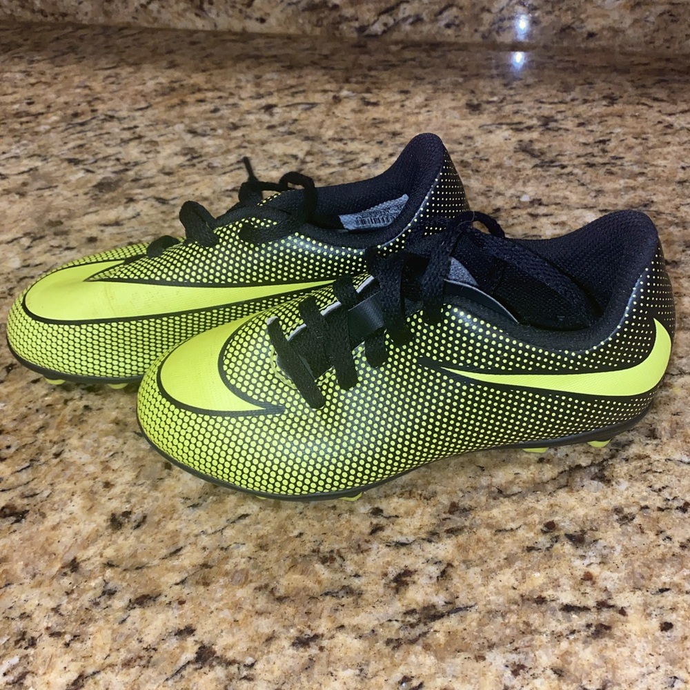 Nike Kids Jr Bravata II FG Soccer Cleats